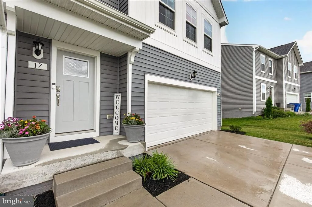 Photo of 17 WESTVIEW DRIVE