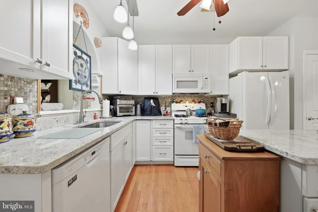 Photo of Unit 304 at 2500 WATERSIDE DRIVE