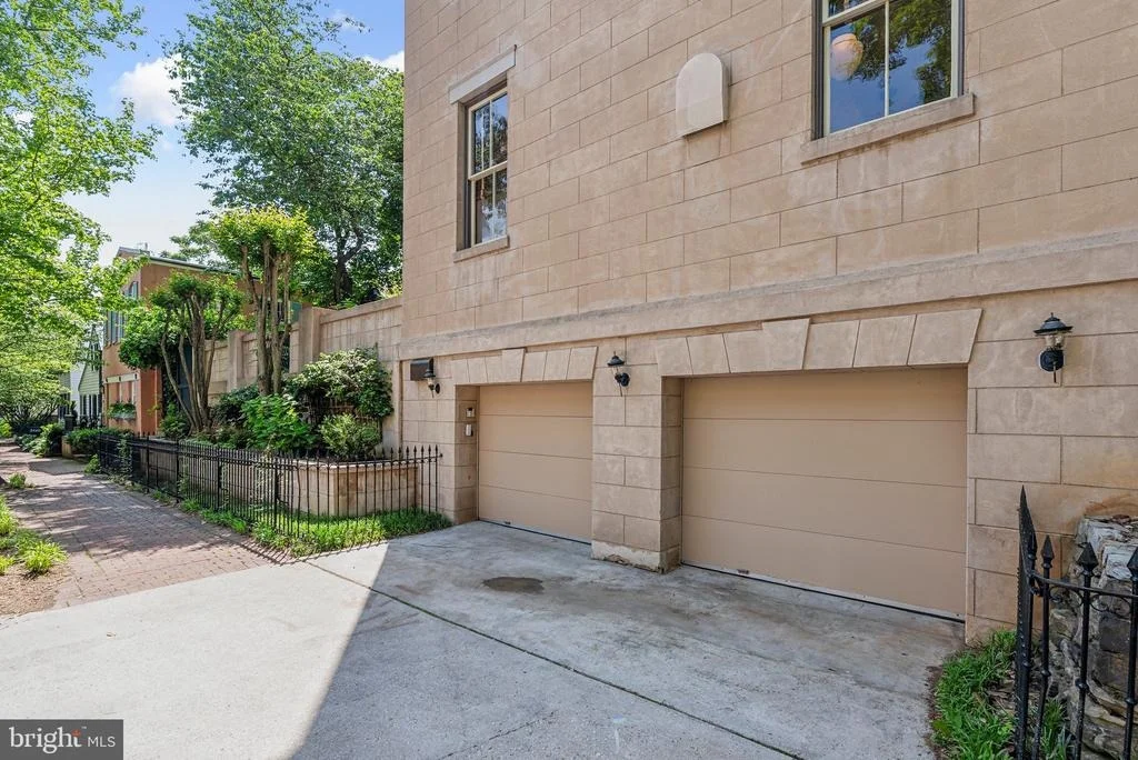 Photo of 1527 35TH STREET NW