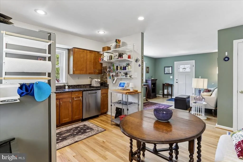 Photo of 1504 CREST ROAD