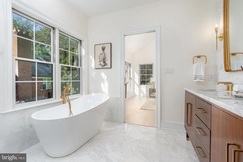 Photo of 5631 MACARTHUR BOULEVARD NW