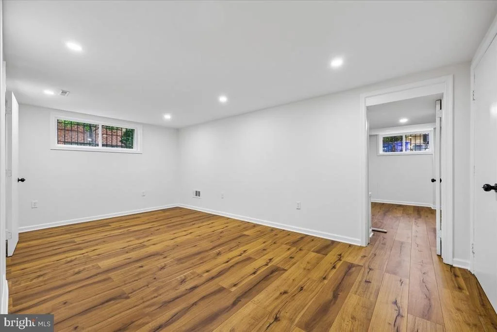 Photo of 1105 LAMBERTON DRIVE