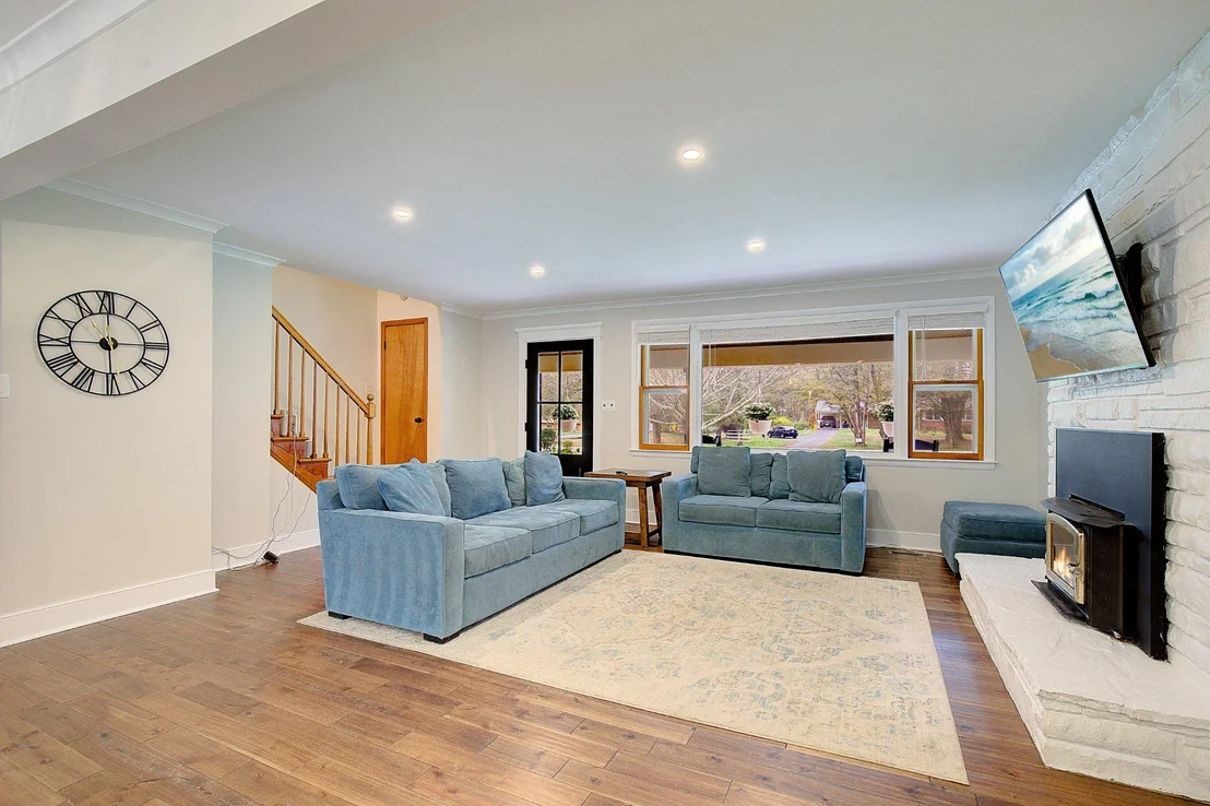 Photo of 818 CEDARCROFT DRIVE
