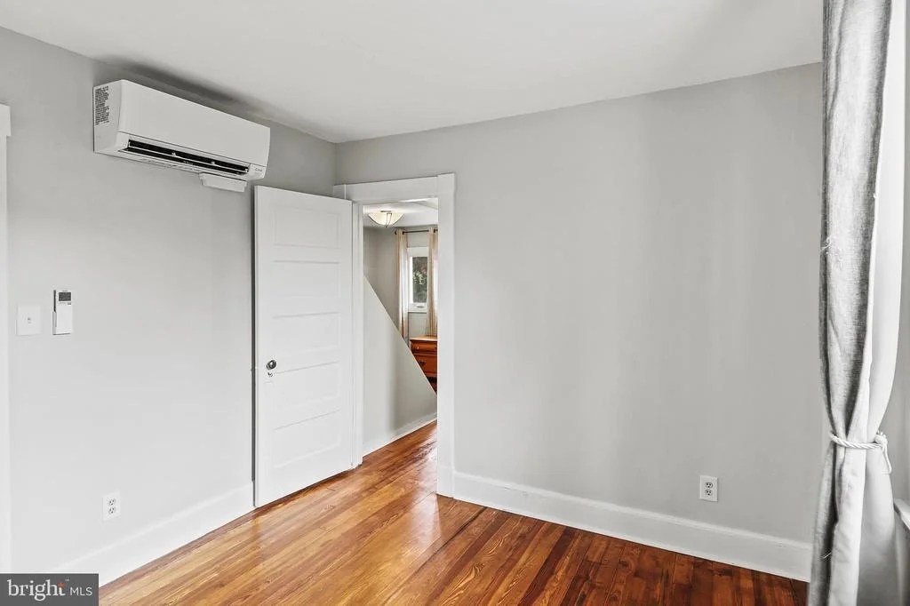 Photo of 208 EDGEWATER DRIVE