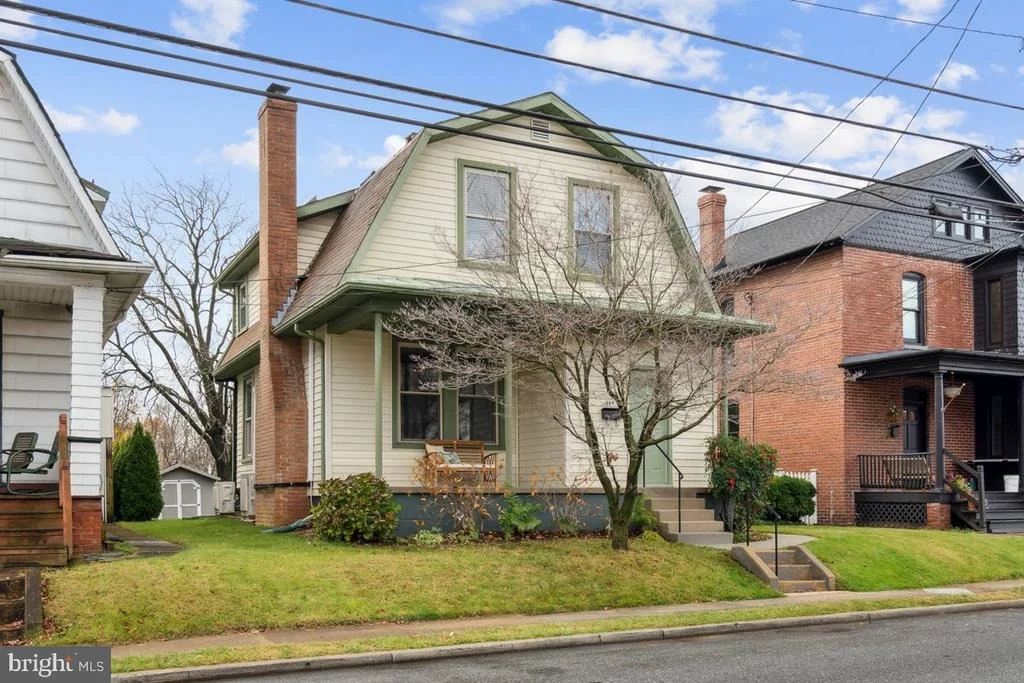 Photo of 114 E 7TH STREET E