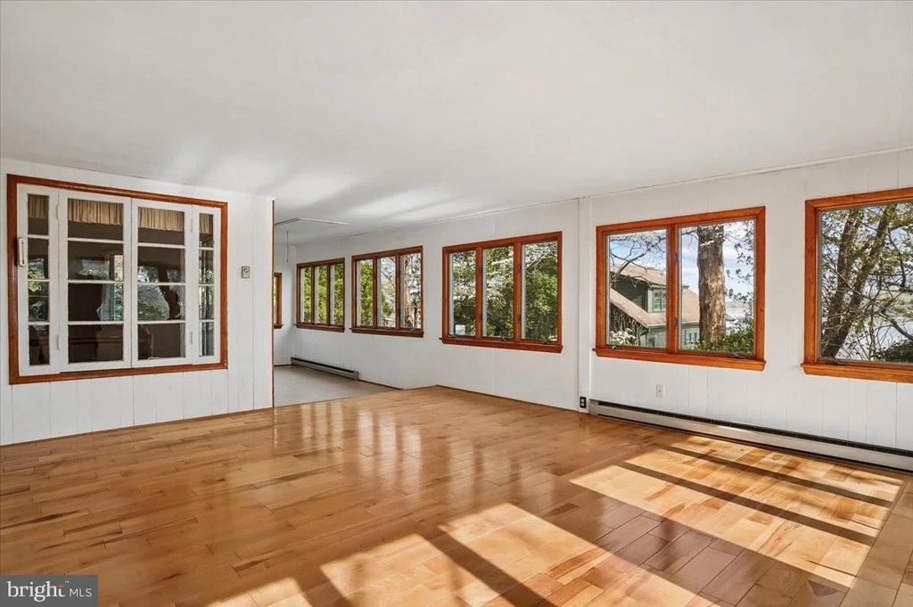 Photo of 322 CLOPSTON HILL