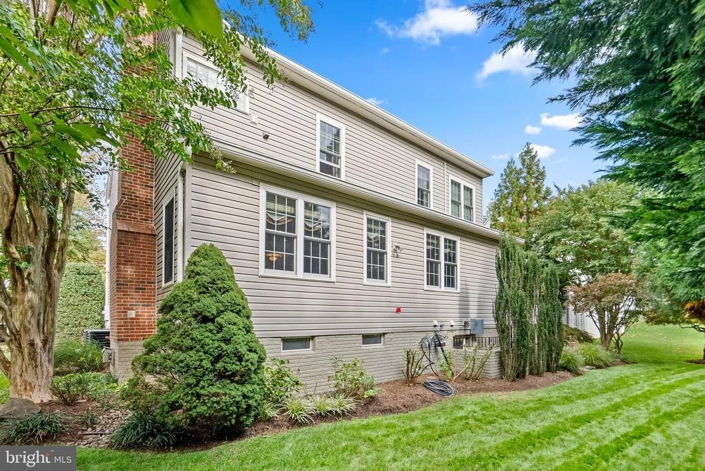 Photo of 4918 DOWNLAND TERRACE