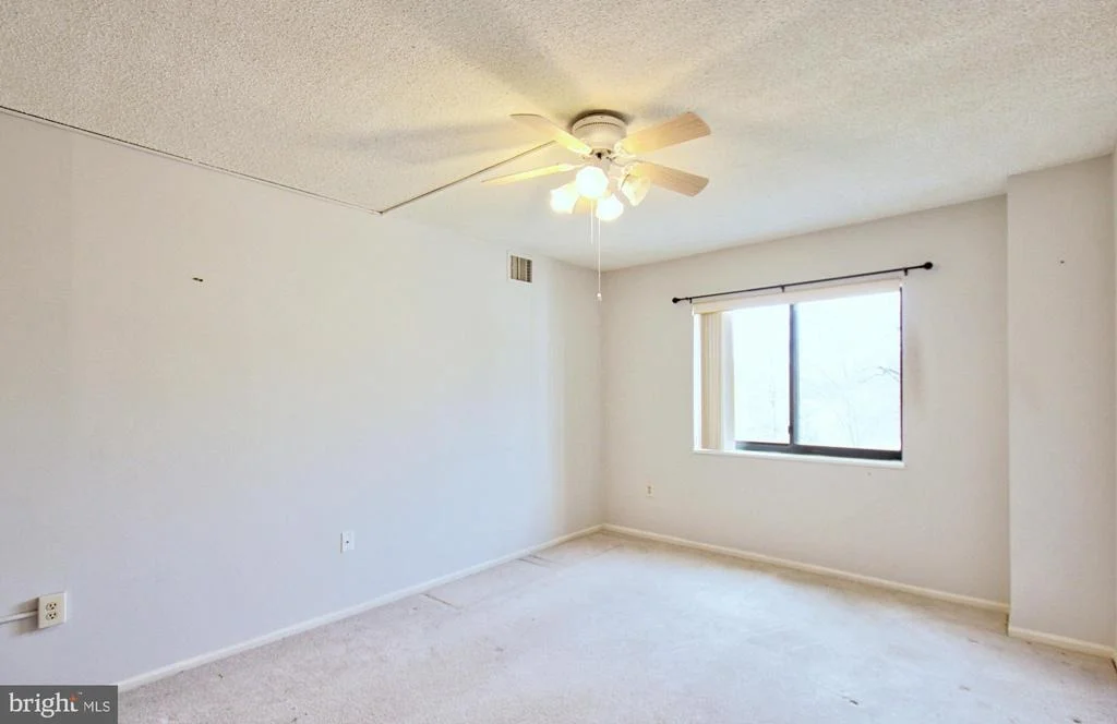 Photo of Unit 2621 at 15107 INTERLACHEN DRIVE