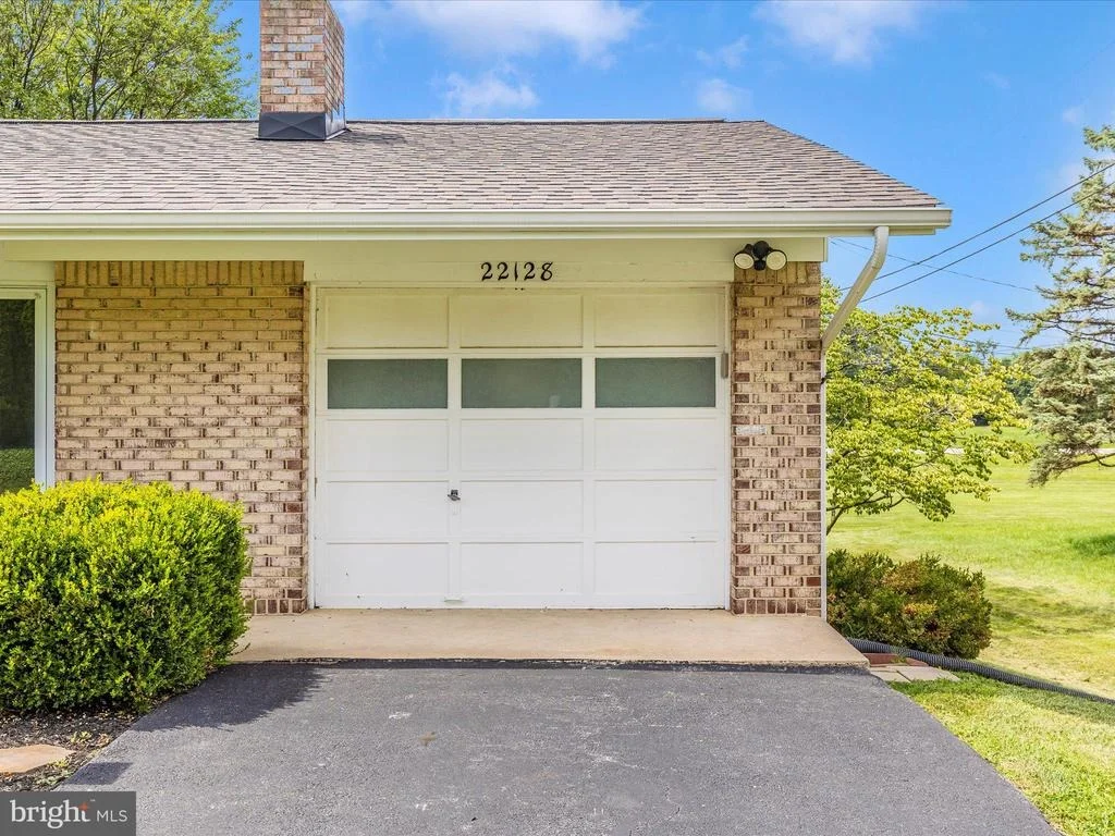 Photo of 22128 PIKESIDE DRIVE