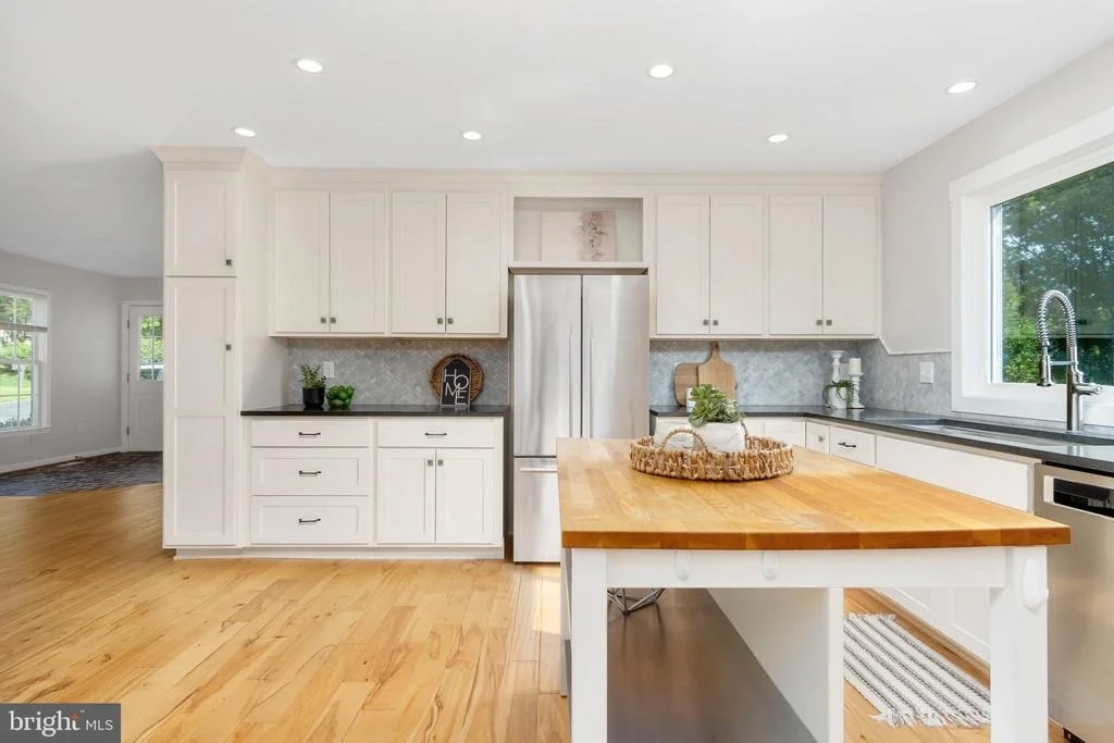 Photo of 8613 HOLLOW ROAD