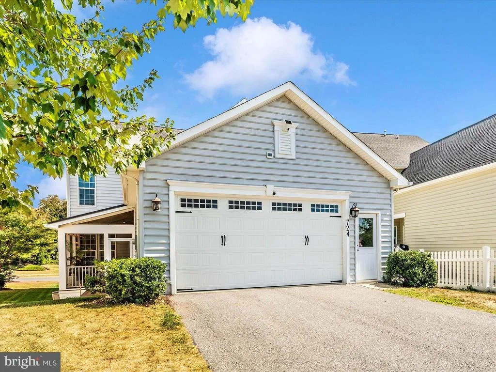 Photo of 724 POTOMAC VIEW PARKWAY