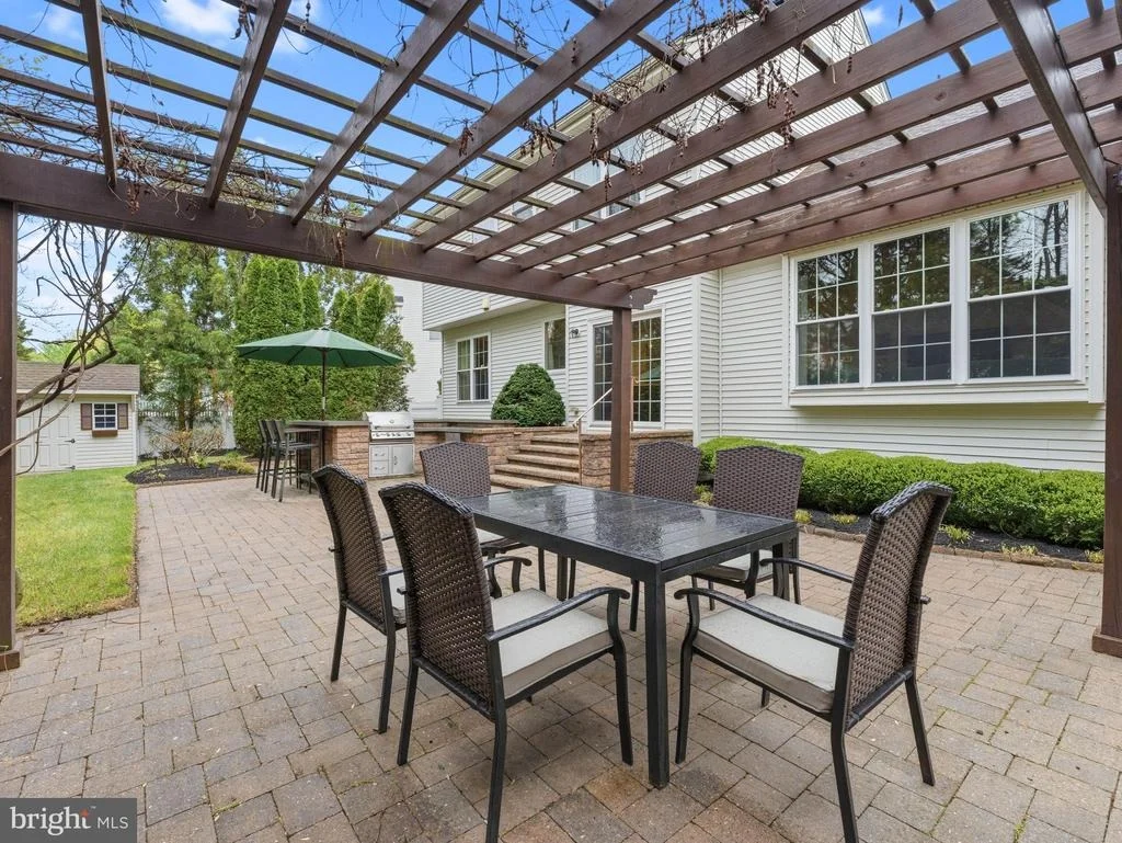 Photo of 616 BAINBRIDGE DRIVE