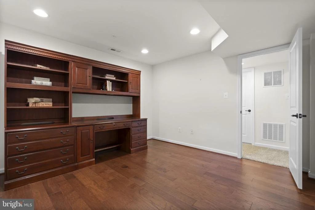Photo of 4709 PULLER DRIVE