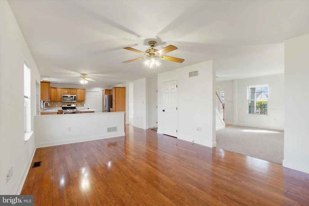 Photo of 3014 BITTERNUT BOULEVARD