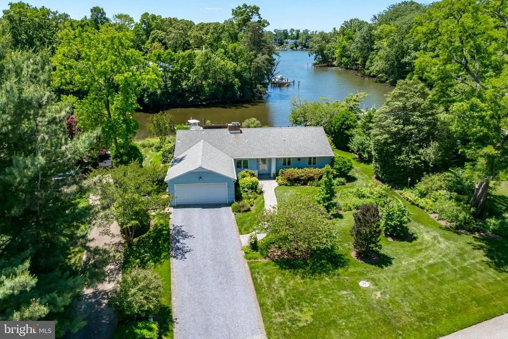 Photo of 615 CANAL LANE