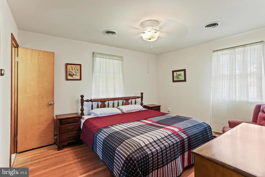 Photo of 24128 DOREEN DRIVE