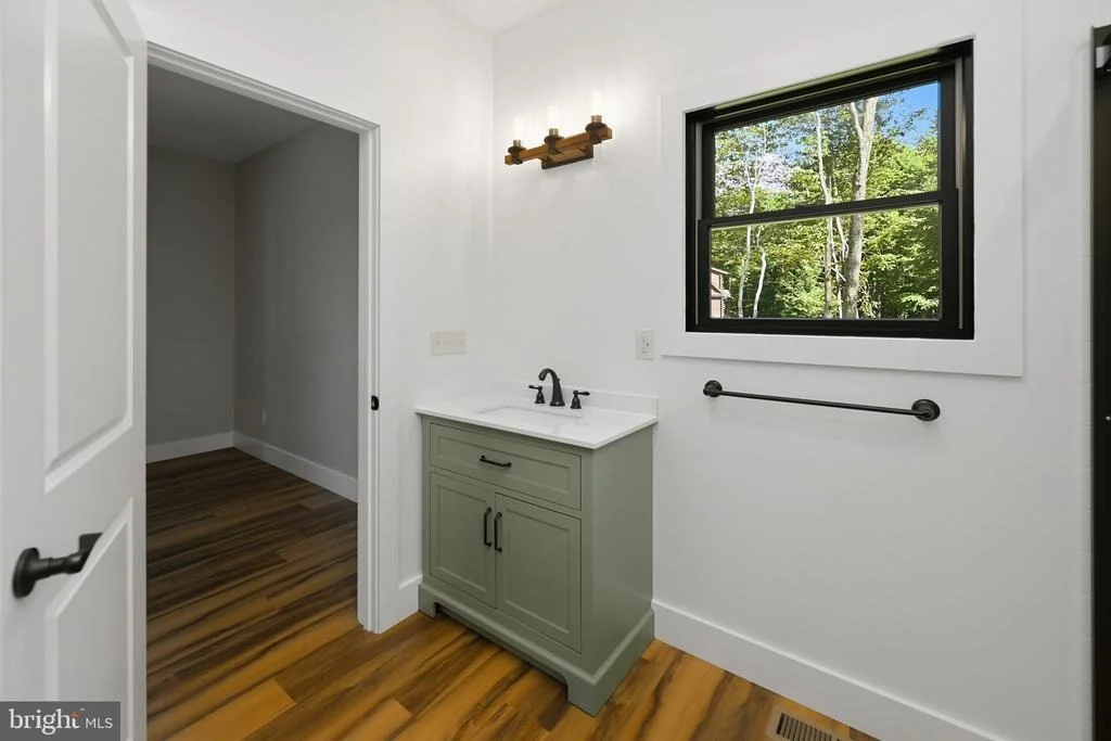 Photo of 15 BYRAN DR