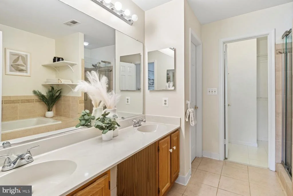 Photo of 14215 GREENVIEW DRIVE