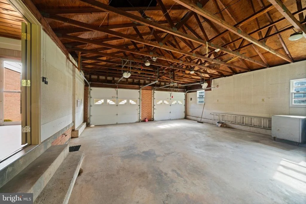 Photo of 11809 COLLINS DRIVE
