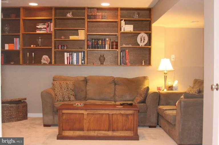 Photo of 9761 TURNBUCKLE DRIVE