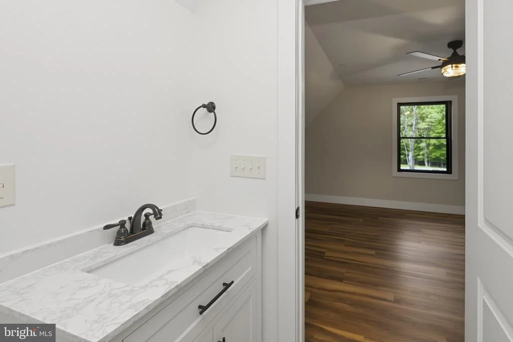 Photo of 15 BYRAN DR
