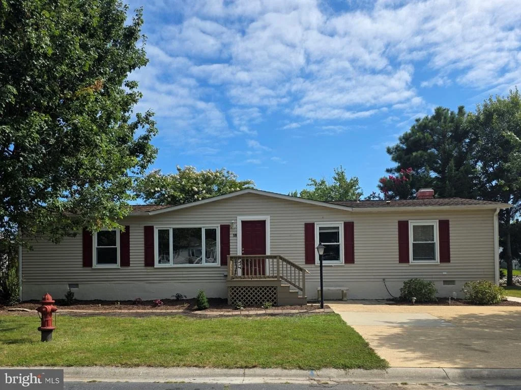 Photo of 18 COASTAL DRIVE