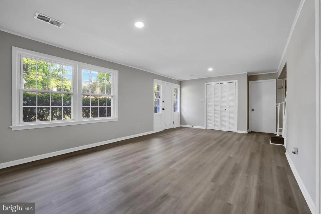 Photo of 833 LOXFORD TERRACE