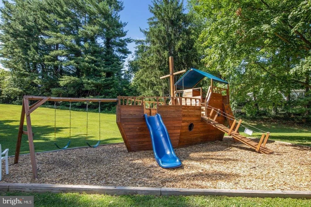 Photo of 14028 BREEZE HILL LANE