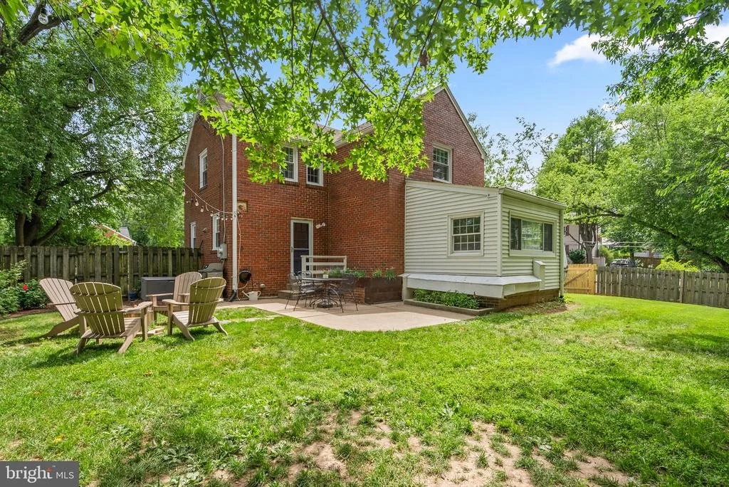 Photo of 1709 WHITE OAK DRIVE