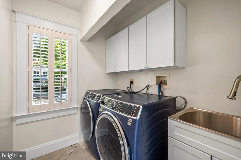 Photo of 406 LEIGHTON AVENUE