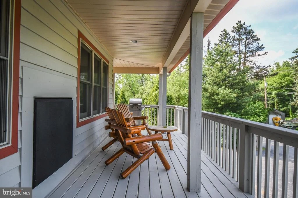 Photo of 305 LAKE POINTE DRIVE
