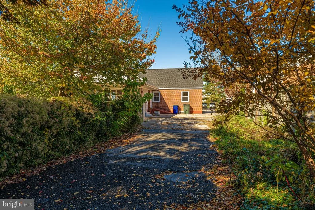 Photo of 406 LEE PLACE