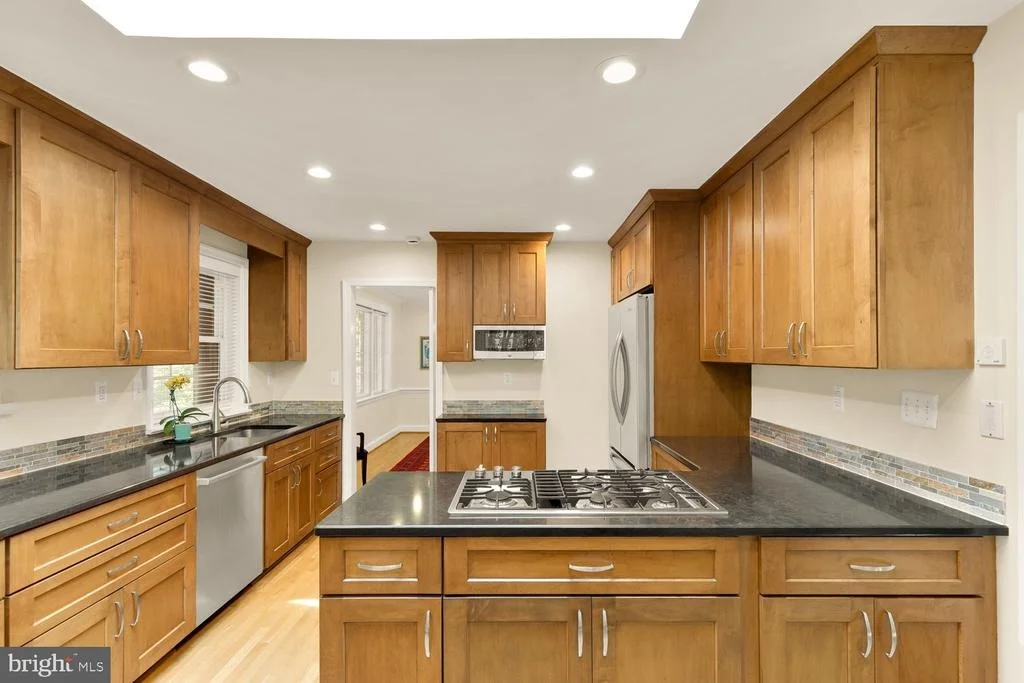 Photo of 5810 OVERLEA ROAD