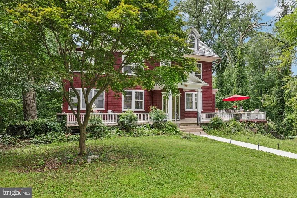 Photo of 2616 TALBOT ROAD