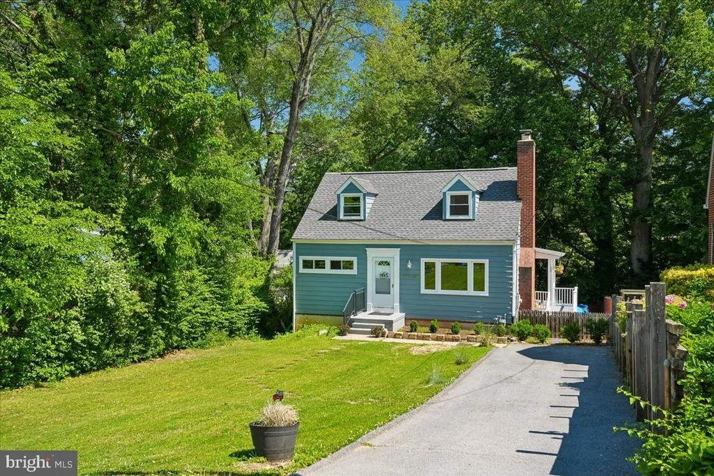 Photo of 11209 MIDVALE ROAD