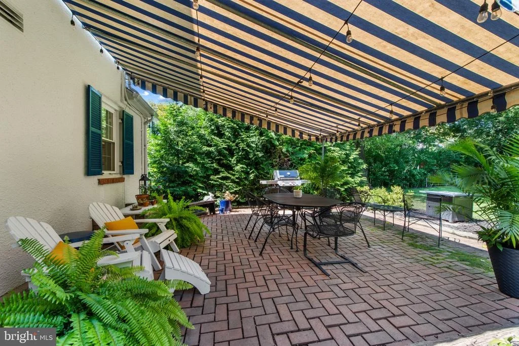 Photo of 304 CEDARCROFT ROAD