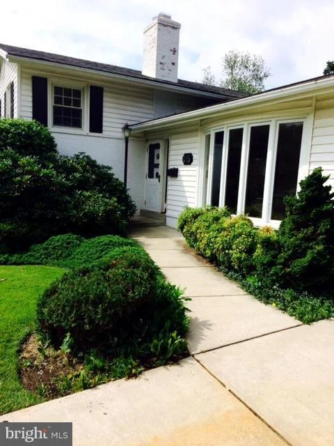 Photo of 415 NEALE AVENUE