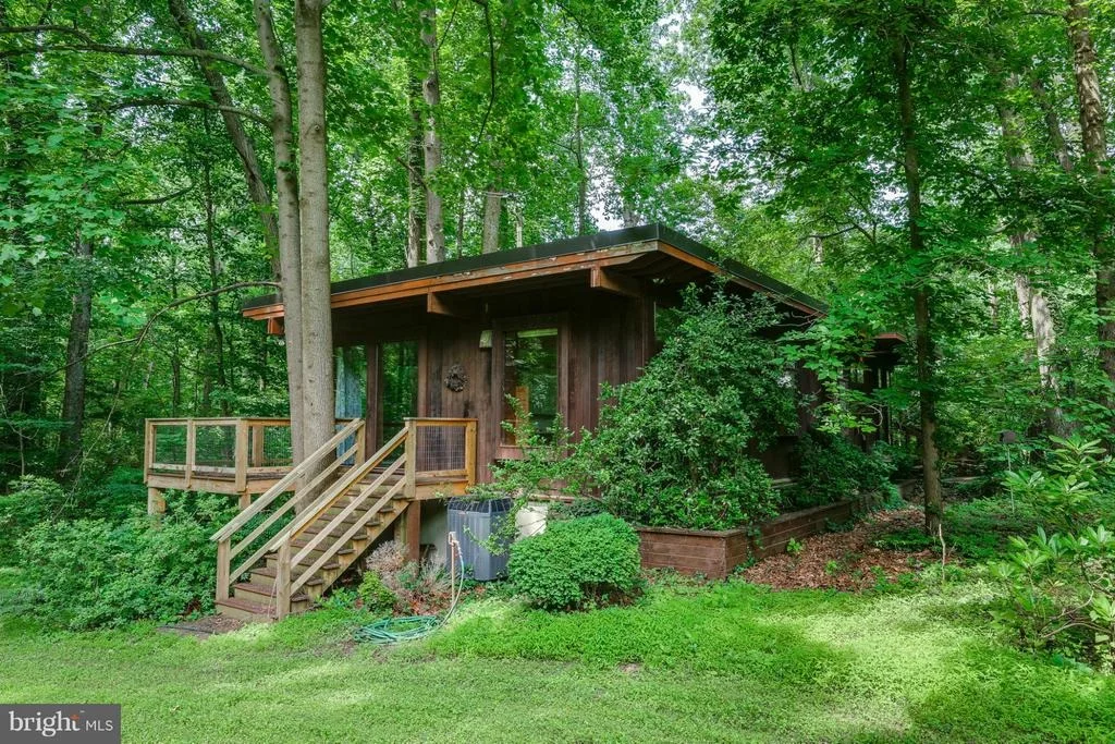 Photo of 4852 TEN OAKS ROAD