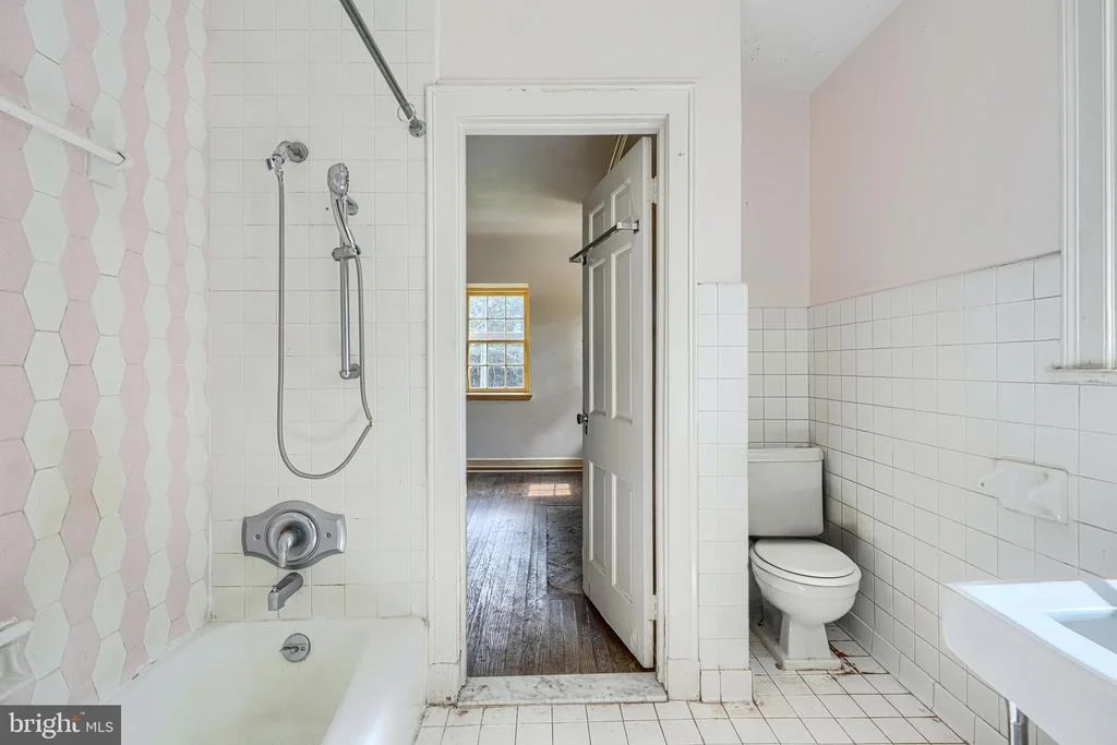 Photo of 15 W COLD SPRING LANE
