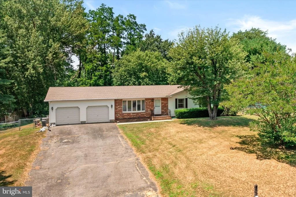 Photo of 6 ELEANOR DRIVE
