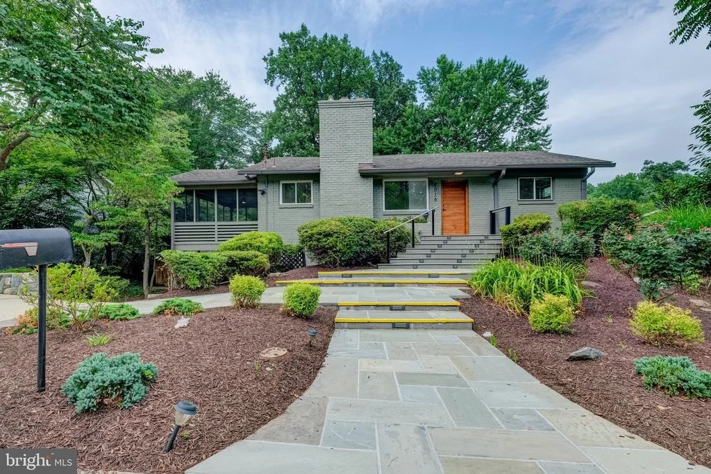 Photo of 7016 RIVER ROAD