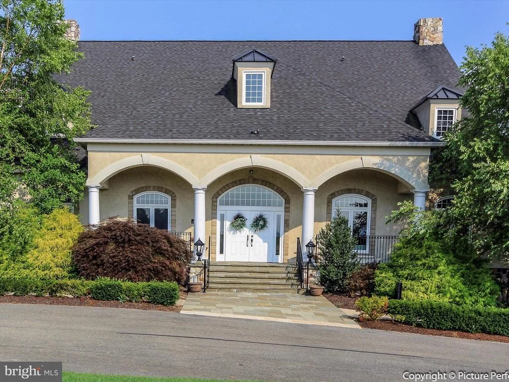 Photo of 6 FARMSTEAD PLACE