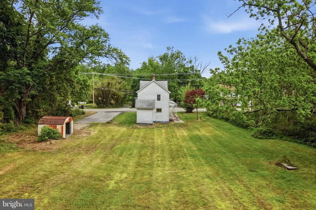 Photo of 523 HAY ROAD