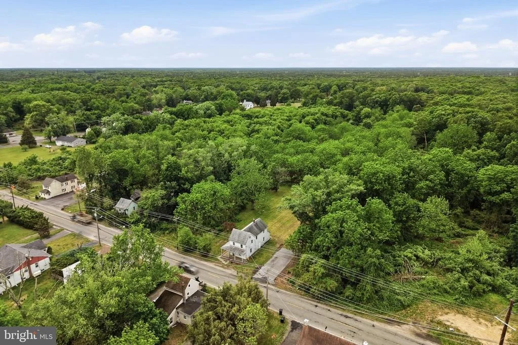 Photo of 523 HAY ROAD