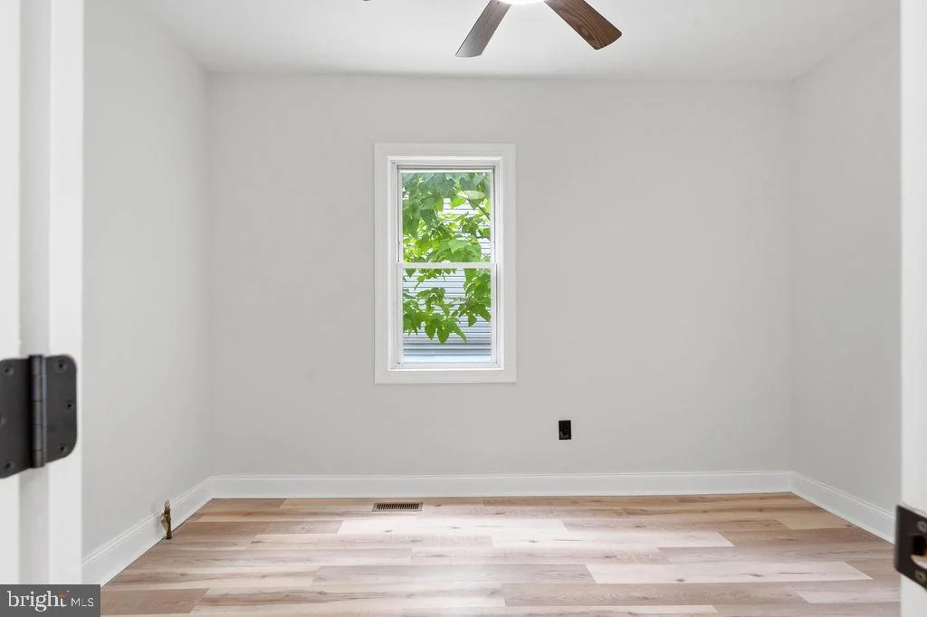 Photo of 5807 DADE STREET