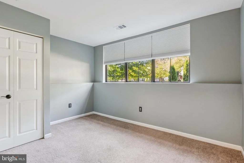 Photo of 910 LANGDON COURT