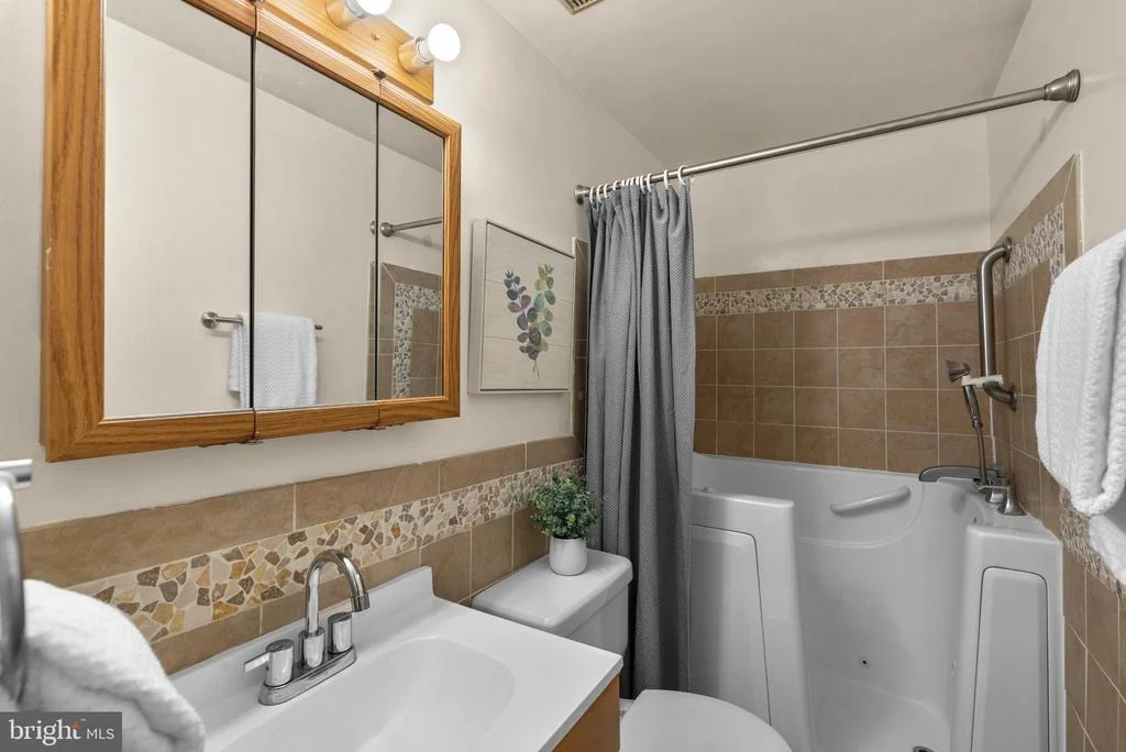 Photo of 8807 DRYSTRAW DRIVE