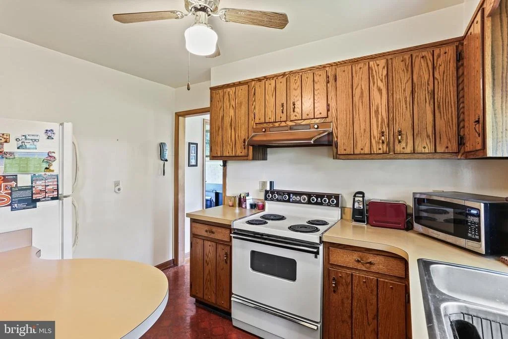 Photo of 24128 DOREEN DRIVE