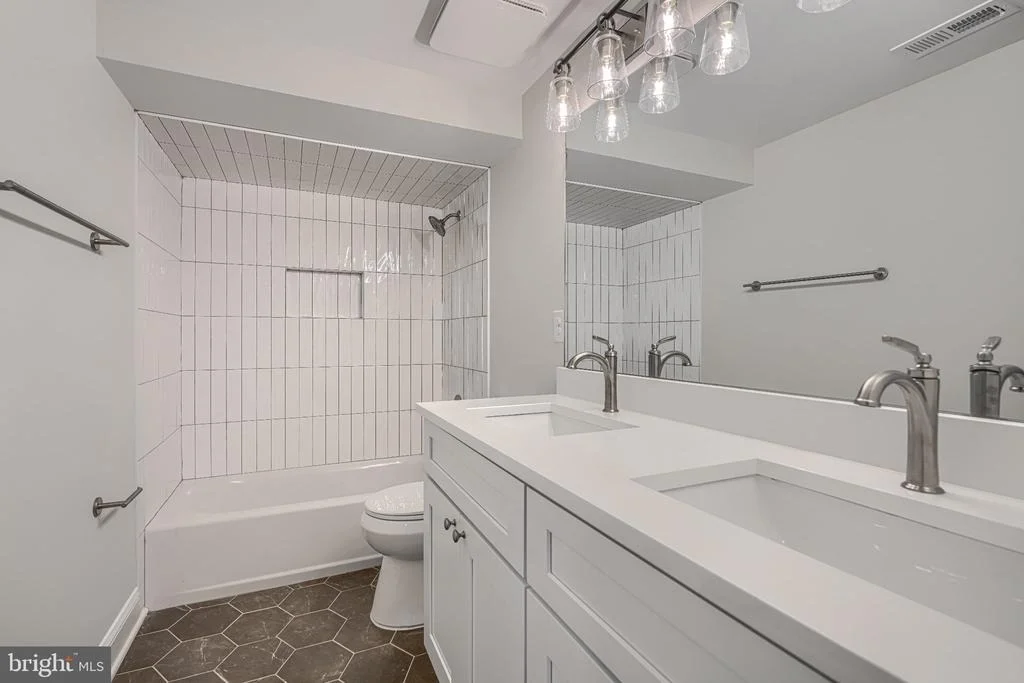 Photo of 11305 MAPLEVIEW DRIVE