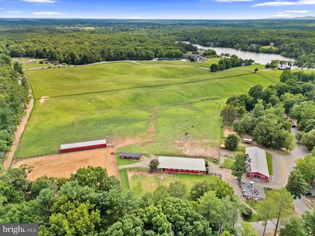 Photo of 367 PINEHURST DRIVE